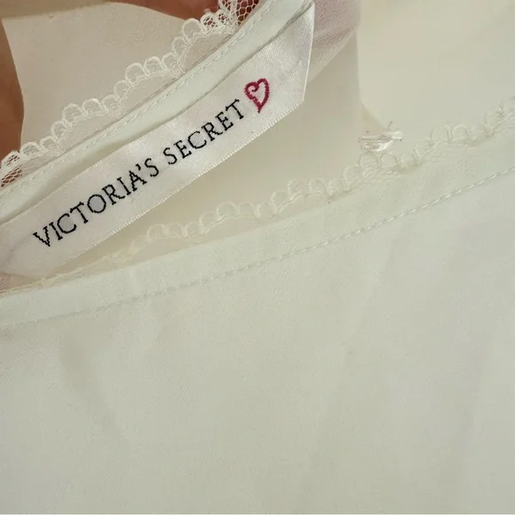 Vintage Victoria's Secret Ivory Chemise with Floral Lace Detailing lingerie - Picture 8 of 10